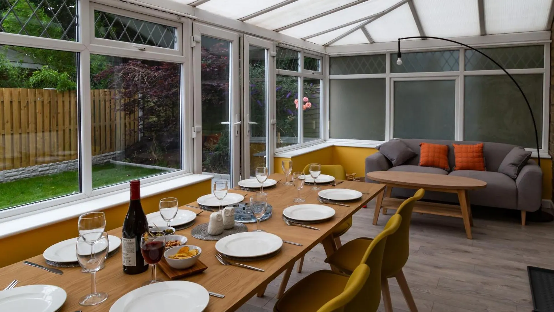 Willa Detached Luxury 6 Beds, Super Wi-Fi, Easy Parking And Hot-Tub Baildon 0*,