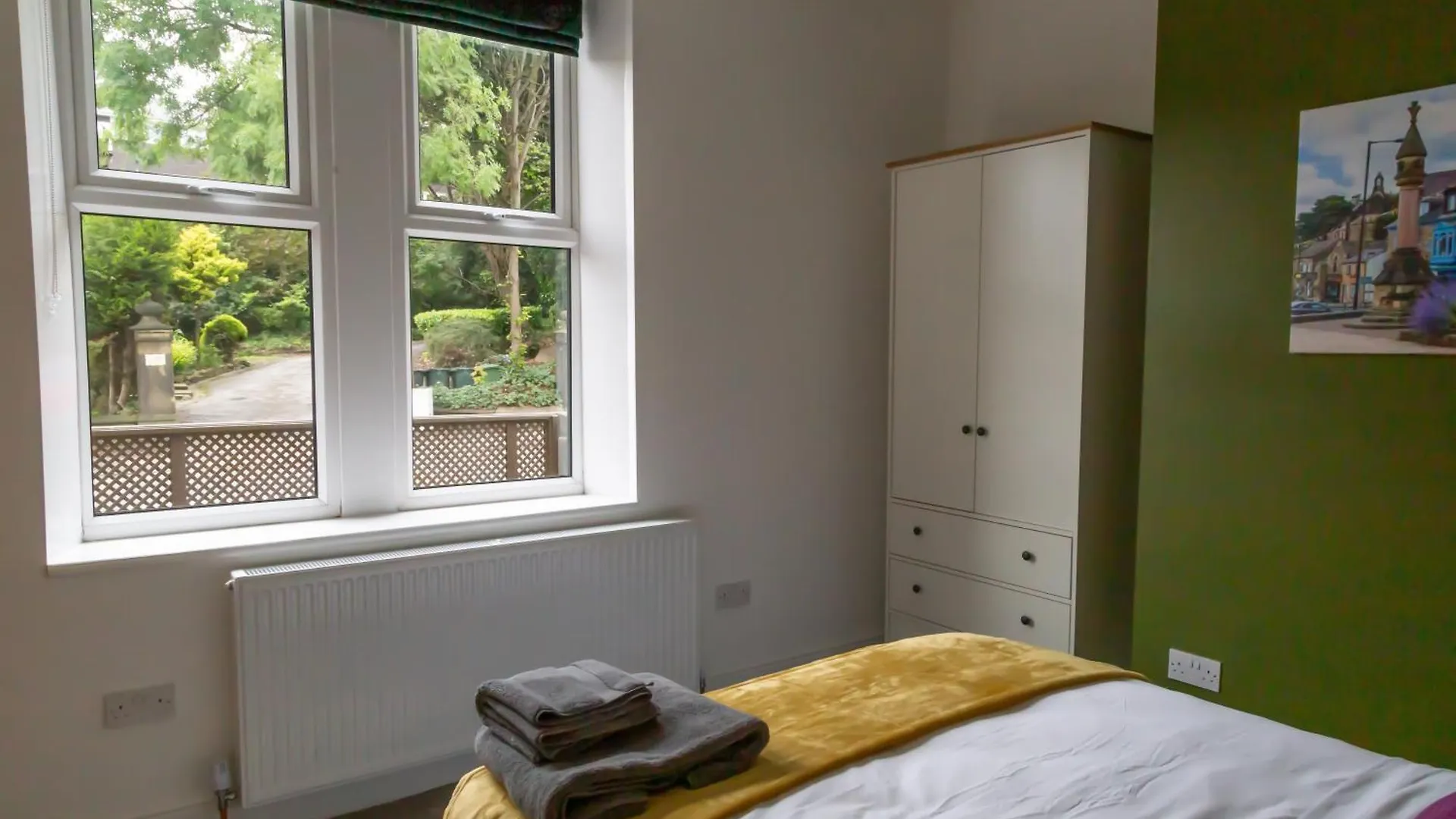 Willa Detached Luxury 6 Beds, Super Wi-Fi, Easy Parking And Hot-Tub Baildon Wielka Brytania