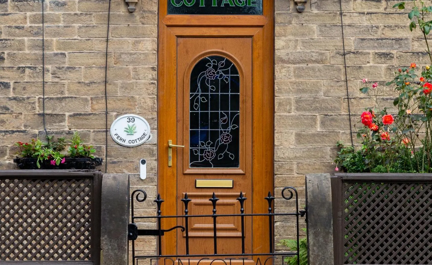 Willa Detached Luxury 6 Beds, Super Wi-Fi, Easy Parking And Hot-Tub Baildon